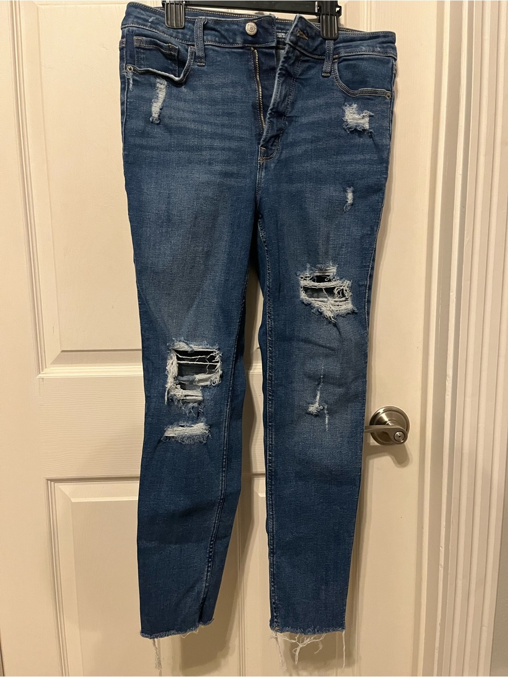 Old Navy Women's Ripped Skinny Jeans in Medium Blue